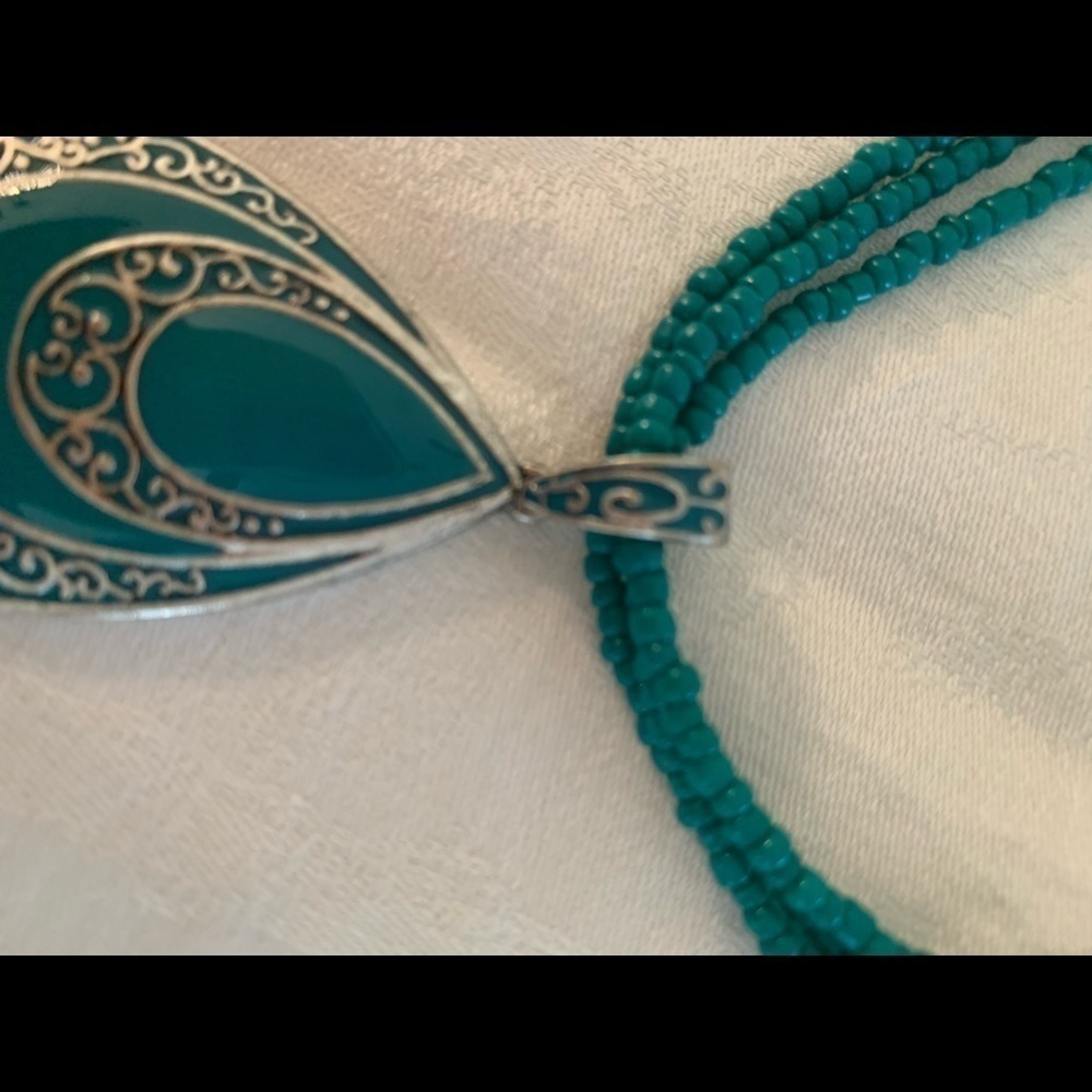 Island wear necklace teal enamel set silver tone tiny string beads no markings